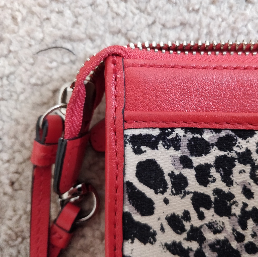 Red And Snakeskin Print Cluth (Like New) - image 7